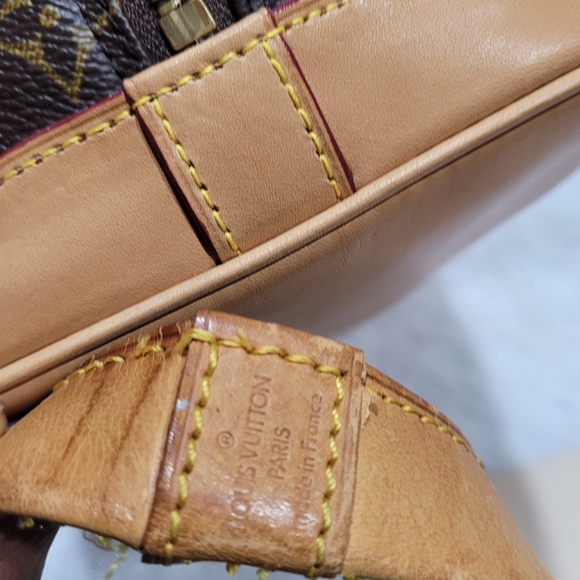 Louis Vuitton Alma PM - Picture 8 of 16